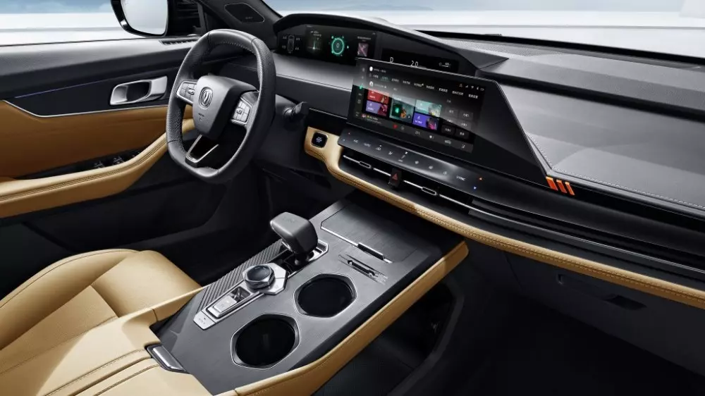 changan_unik_of_3.jpg